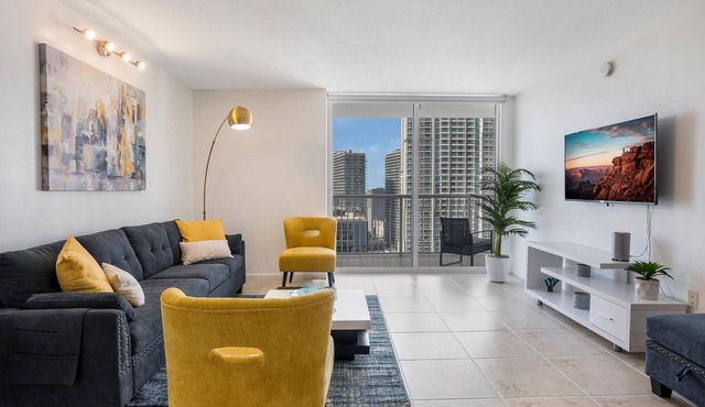 Brickell 3BR Sleeps 8 Wrap-Around L-Shaped Balcony Skyline View Free Parking