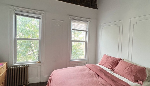 Bright and Spacious 2 Bedroom Apartment in Prime Greenpointn in Brooklyn