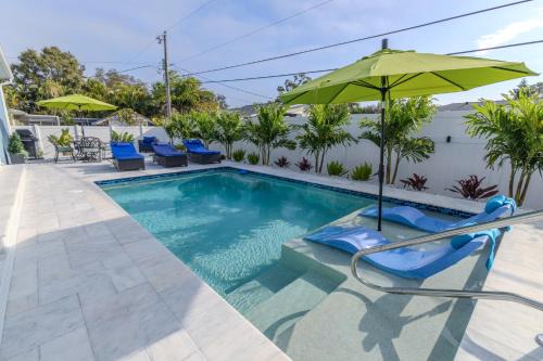Bright New Home Family Oasis Near the Shore