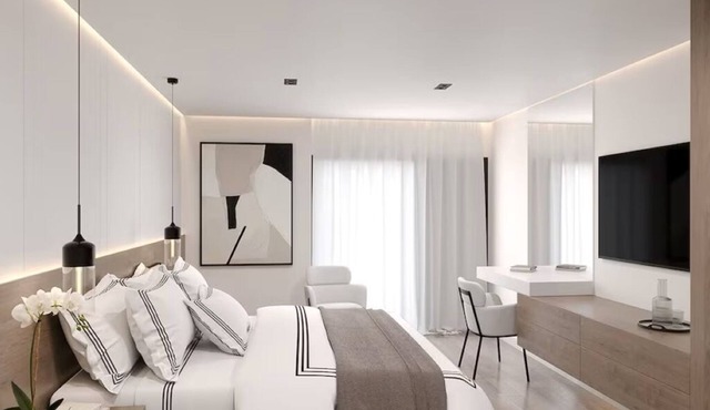 Bright Room w/Desk + Pool Serenity – Explore Disney Nearby