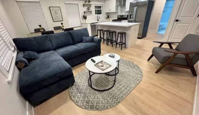 Bright & Spacious Duplex- Heart of Brookfield in Brookfield
