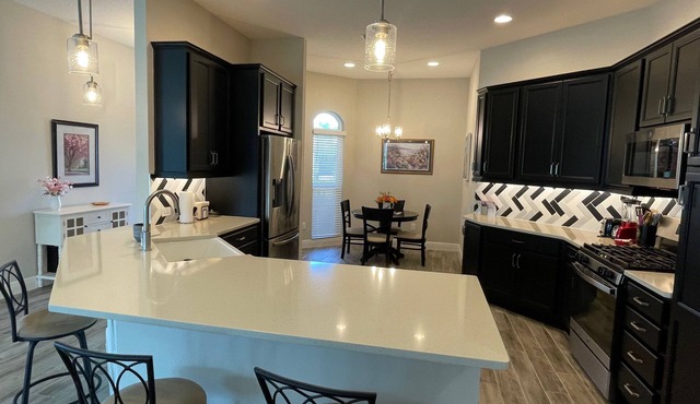 CALL FOR SPECIAL JANUARY RATE! Beautiful Home w/4 Seater Golf Cart & WiFi!