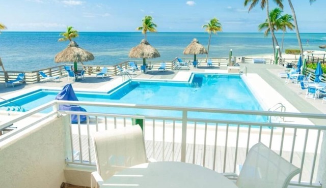 Caloosa Cove Resort by CoolVacay