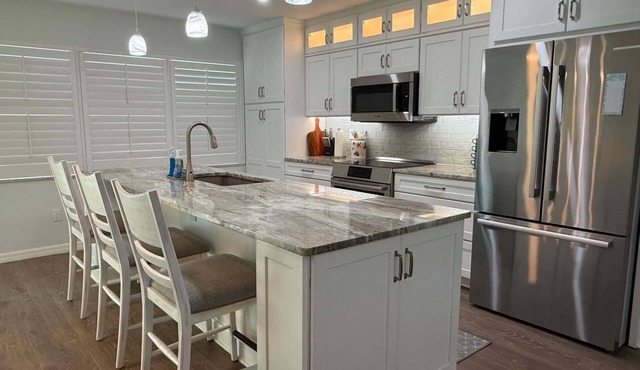 Canal front, Pool, outdoor kitchen, dock, no bridge, boat landing, Gulf access