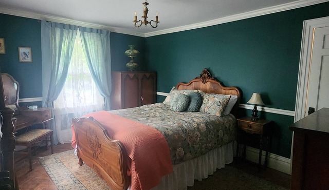 Cardinal Farm-The Bluebird Room
