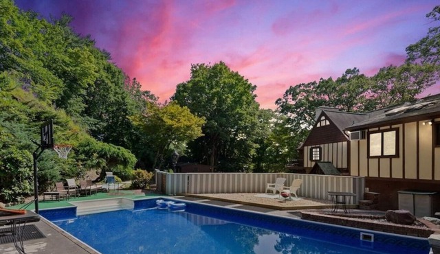 Castle Retreat w/Pool, BBQ, Game Room & Pets OK!