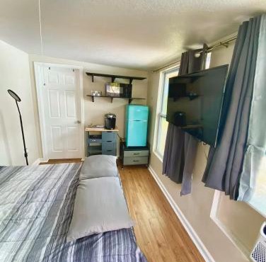 Central Tampa - Quiet Street - Bayshore Suite
