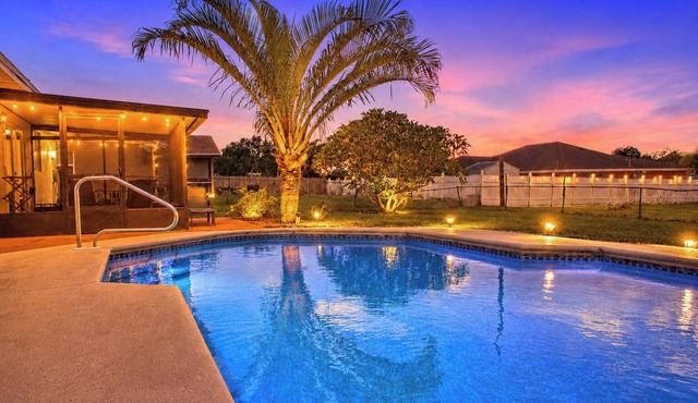 Centrally located 3Br2Ba Pool Home available for LONGER STAYS, Monthly Discounts