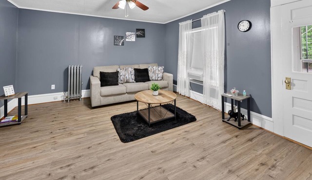 Charming 1-bedroom apartment in welcoming Carbondale with AC
