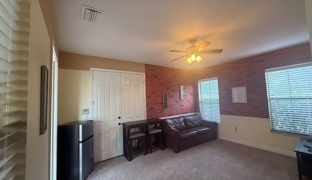 Charming 1-bedroom apartment with WiFi in the amazing Town of Ave Maria.