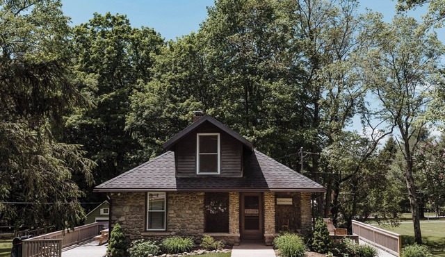 Charming 2-bedroom cottage on private estate in wonderful Livingston Manor