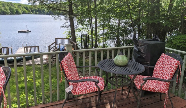 Charming 2 Bedroom Lakefront Cottage in the Catskill Mountains