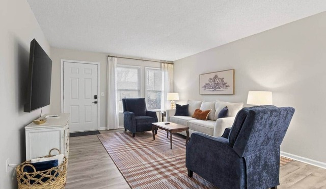Charming 2BR/2BA Condo - Steps from Auburn Campus