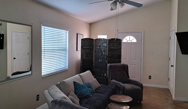 Charming 3-bedroom house in beautiful Sanford