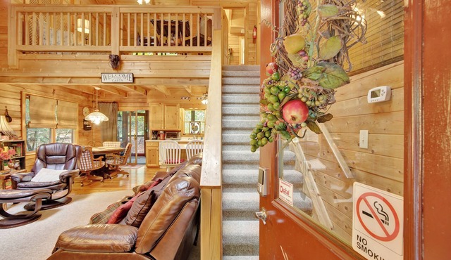 Charming 3BR+Open Loft Cabin W/Hot Tub In Pine Mt/Warm Spgs Near Callaway & FDR