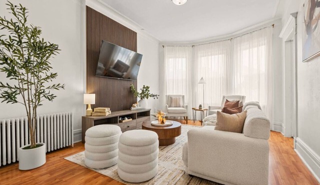 Charming 3BR sec to Skyline Views - 20 Min to New York City - Near Met Life