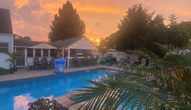 Charming 4-bedroom house in lovely Massapequa with AC, WiFi ,5 mi. To Ryder Cup in Massapequa