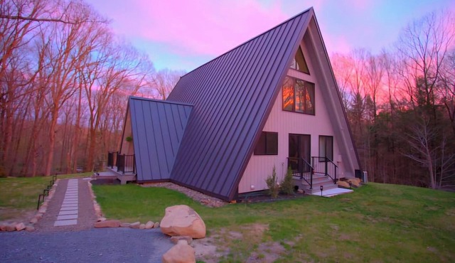 Charming AFrame~Sauna/Hotub~Movies/Games~Legoland~NY