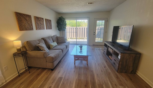 Charming Airport 2bdr Retreat in Heart of Pensacola