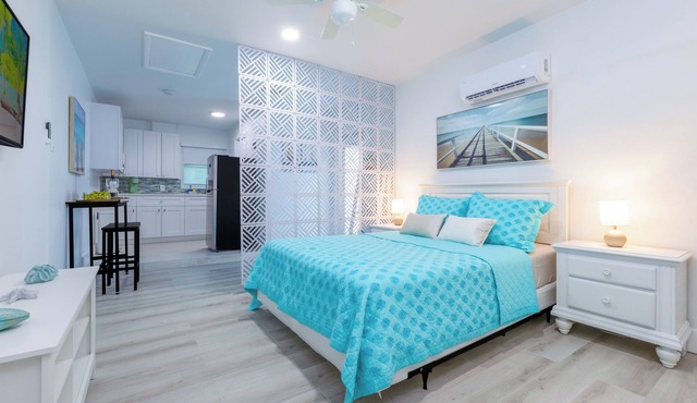 Charming and Super-Located Studio in enjoyable Naples with Everything you need!