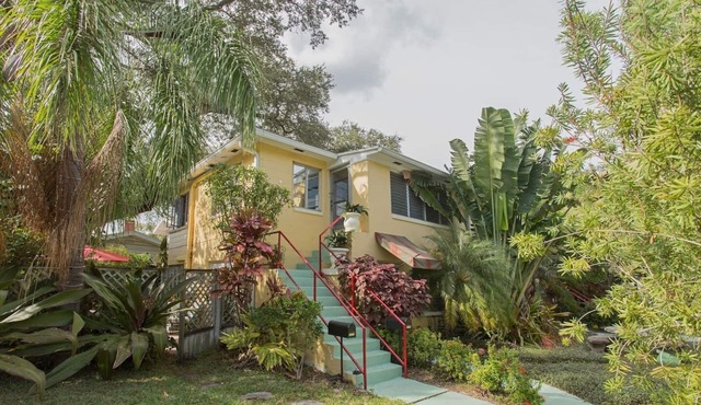 Charming Apt. in Historic District