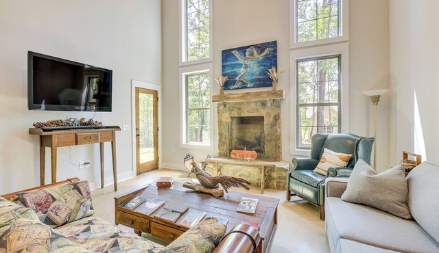 Charming Eclectic Vacation Rental w/Beach Access! in Eclectic