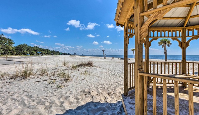 Charming Gulfport Escape: Half-mile to Beach!