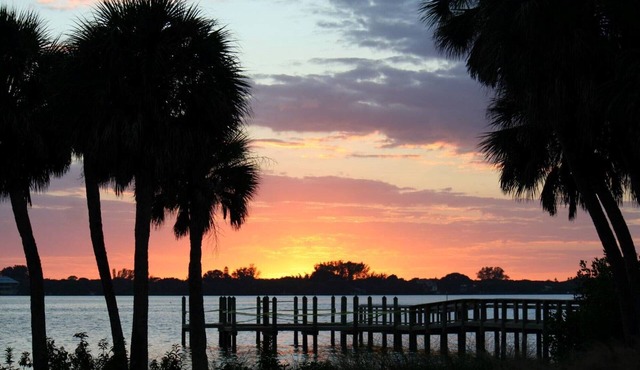 Charming Lemon Bay Cottage in Historic Englewood Village