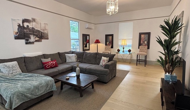 Charming Remodeled 1920 Country Home Retreat 3 Bed 2 Bath