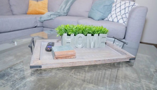 Chic 2 BR experience | Midtowns BEST |FREE Parking