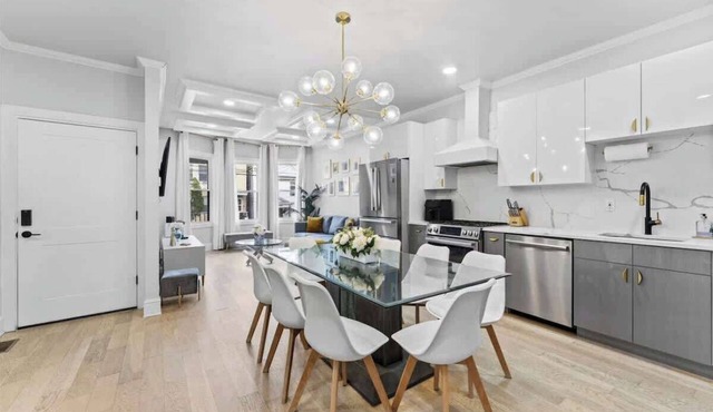 Chic 3BR-4BD-3Bath Oasis with Backyard Near NYC
