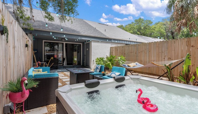 Chic Townhouse w/Hot Tub, 4 Mi to Atlantic Beach!