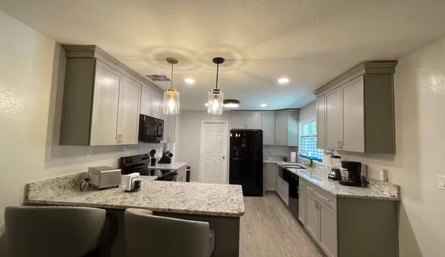Cinema Room Private backyard 1.1 Acres 3BR Near WEC, Hospitals & Downtown Ocala
