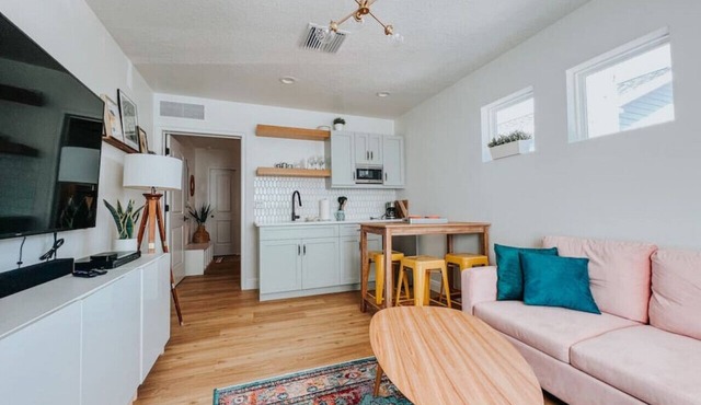 City Guesthouse in beautiful Historic Downtown Sanford