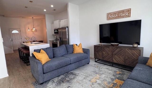 Coastal charm Retreat : Bay and Beach nearby