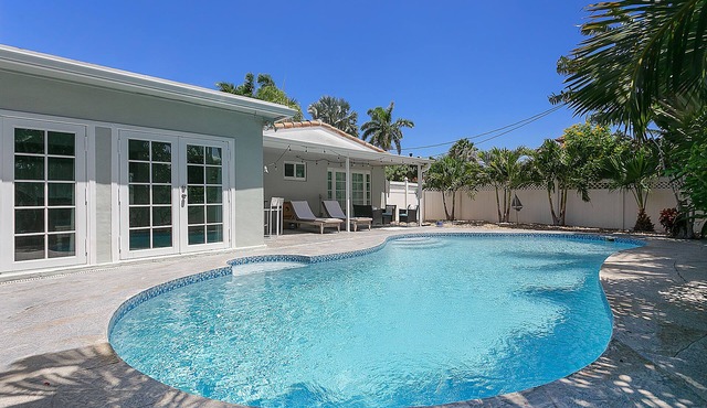 Coastal Style Pool House near the Beach
