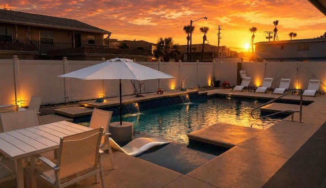 Cocoa Beach/Cape Canaveral Resort: Pool Now Open!