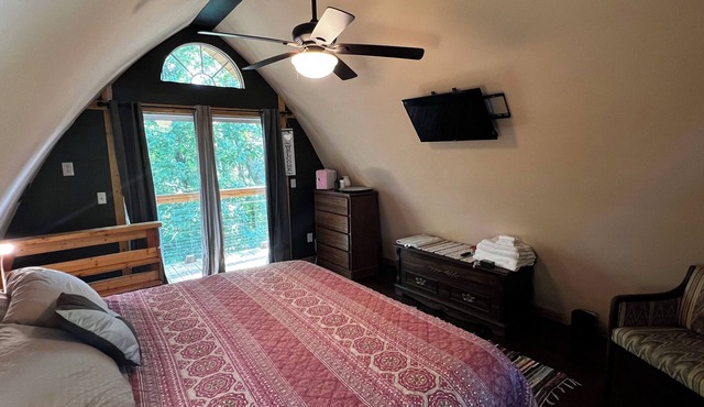Comfortable cabin in the mountains of North Carolina, located near TIEC. in Mill Spring