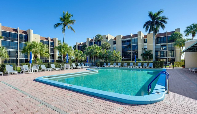 Comfortable Jensen Beach Condo w/Pool View! in Jensen Beach