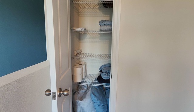 Comfortable room, shared house close to everything!