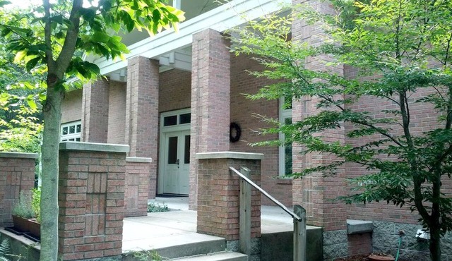 Comfortable Vacation Suite for Getaway near Grand Haven State Park in Holland, Michigan