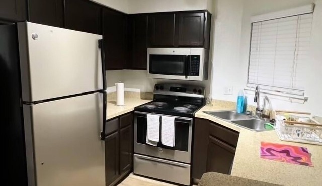Comfy 1 bedroom apartment 10mins from the beach