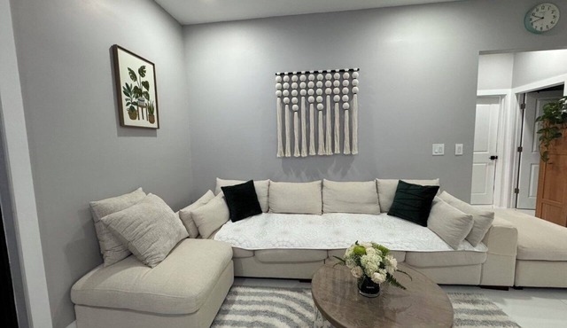Comfy 2BR Getaway in Naples