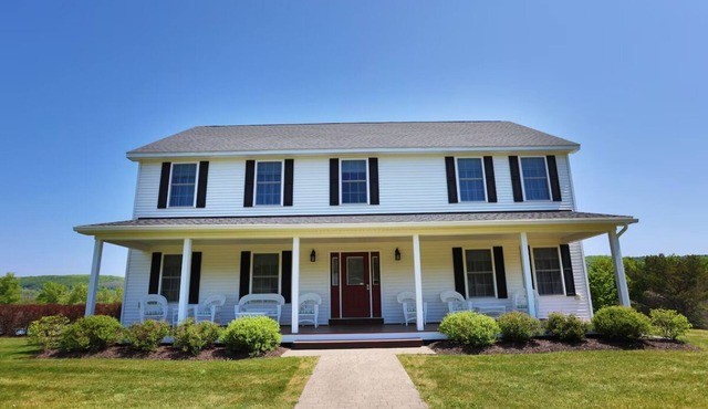Coop Diamonds Sunrise Estates II - Private bathrooms, Heated Pool, 5 miles to DP