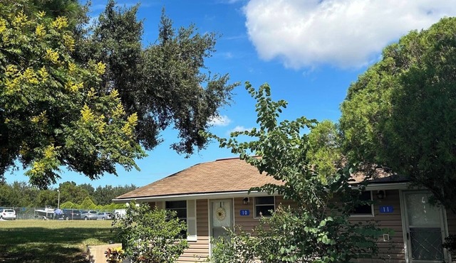 Cosy vacation cottage within walking distance of beautiful Lake Louisa