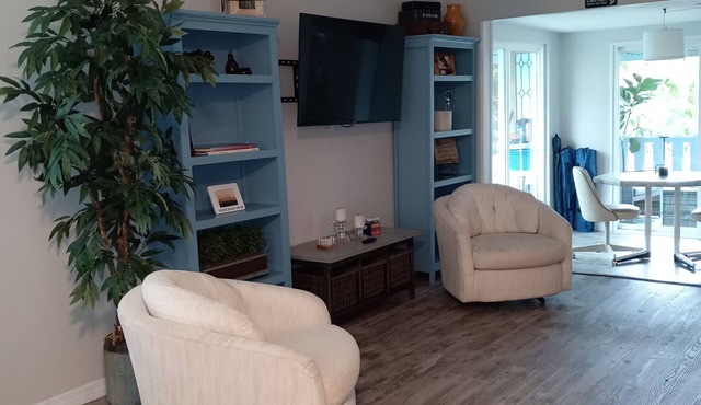 Cottage for two minute's to beaches