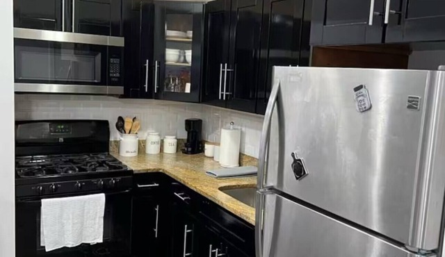 Cozy 1Bedroom Lower Level Apt