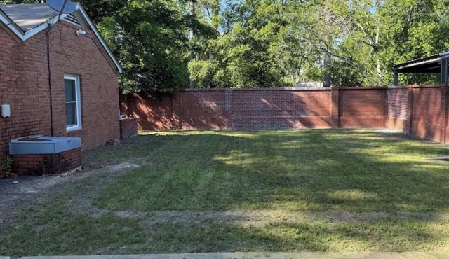Cozy 2/1 bedroom house in fabulous Albany with AC comfort close to Restaurants