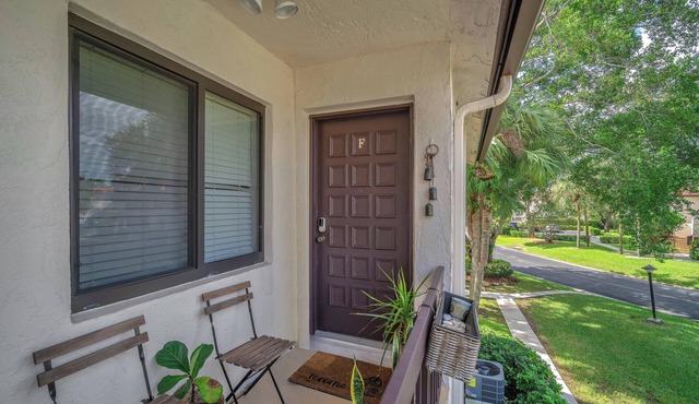 Cozy 2-bedroom condo with WiFi, AC in welcoming Boca Raton
