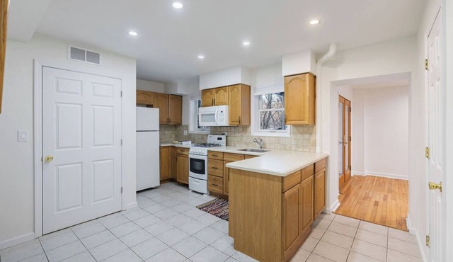 Cozy 2-Bedroom Getaway in Stony Poin